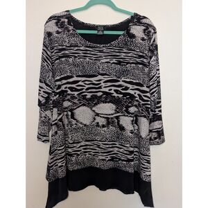 Shannon Ford Animal Print Women's Blouse Size 2X 3/4 Sleeve Handkerchief Bottom